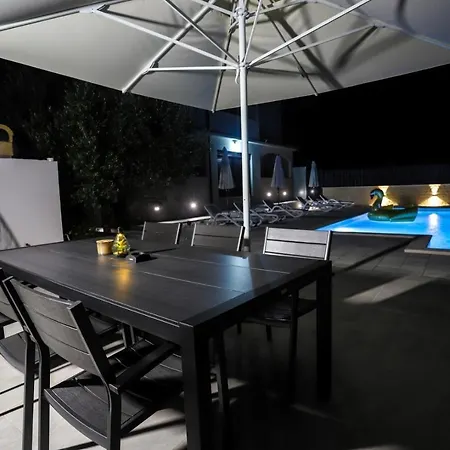 Apartman Nina *