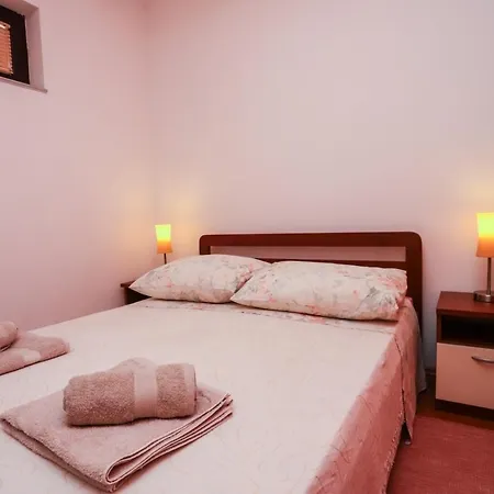 Apartman Nina Gedici