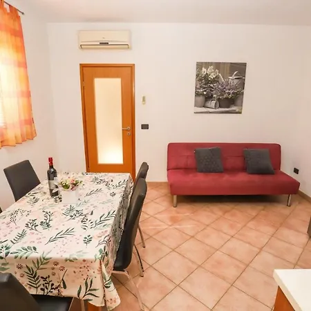 Apartman Nina