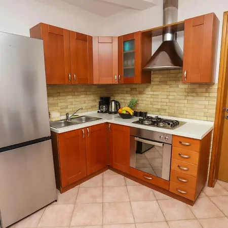 Nina Apartman Gedici